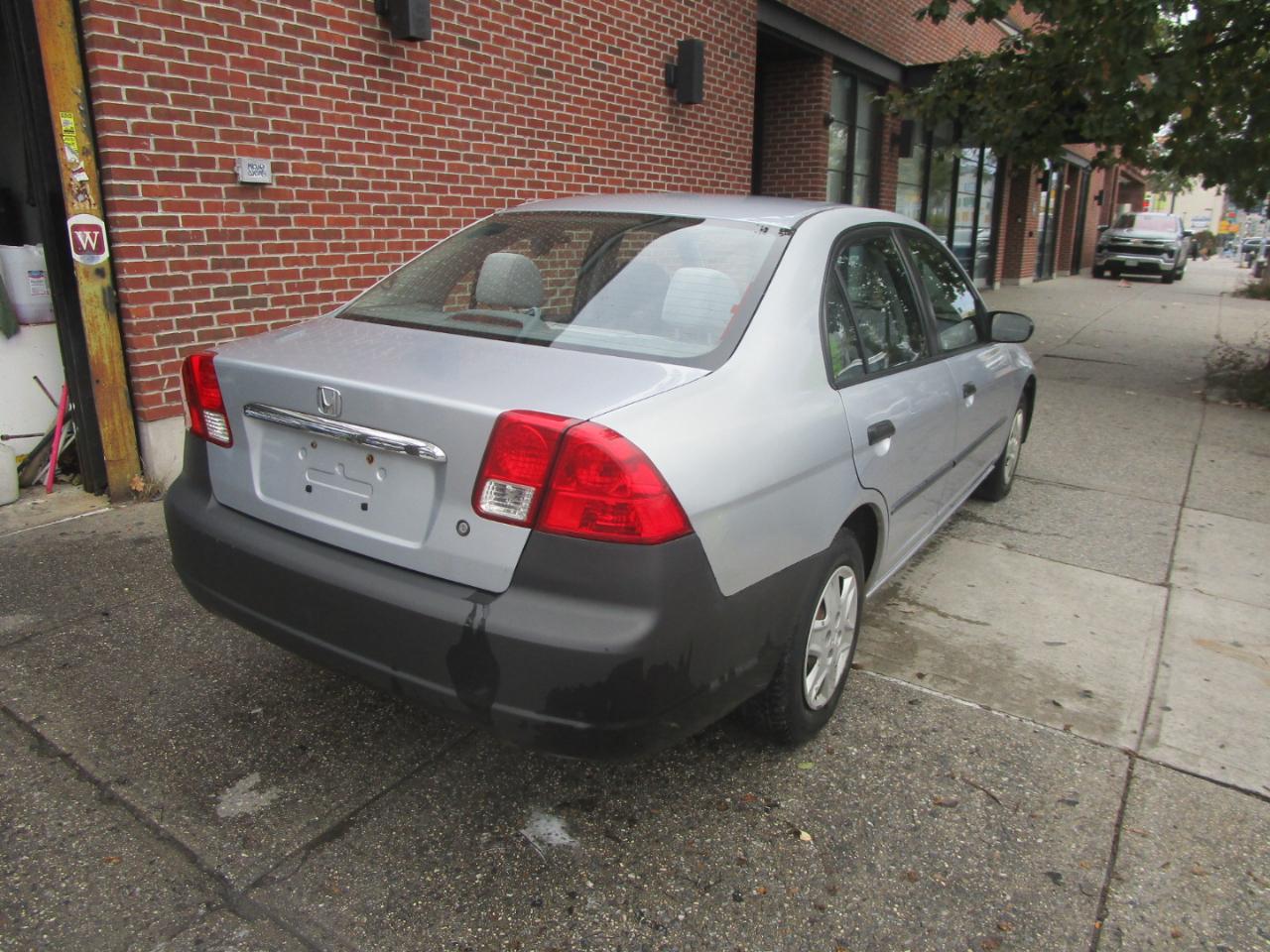 Honda Civic DX Sedan 4-spd AT 2003