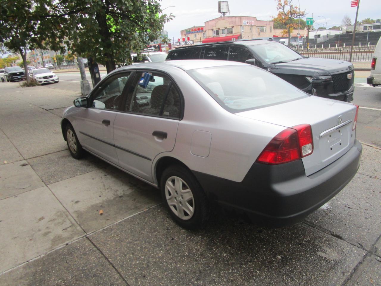 Honda Civic DX Sedan 4-spd AT 2003