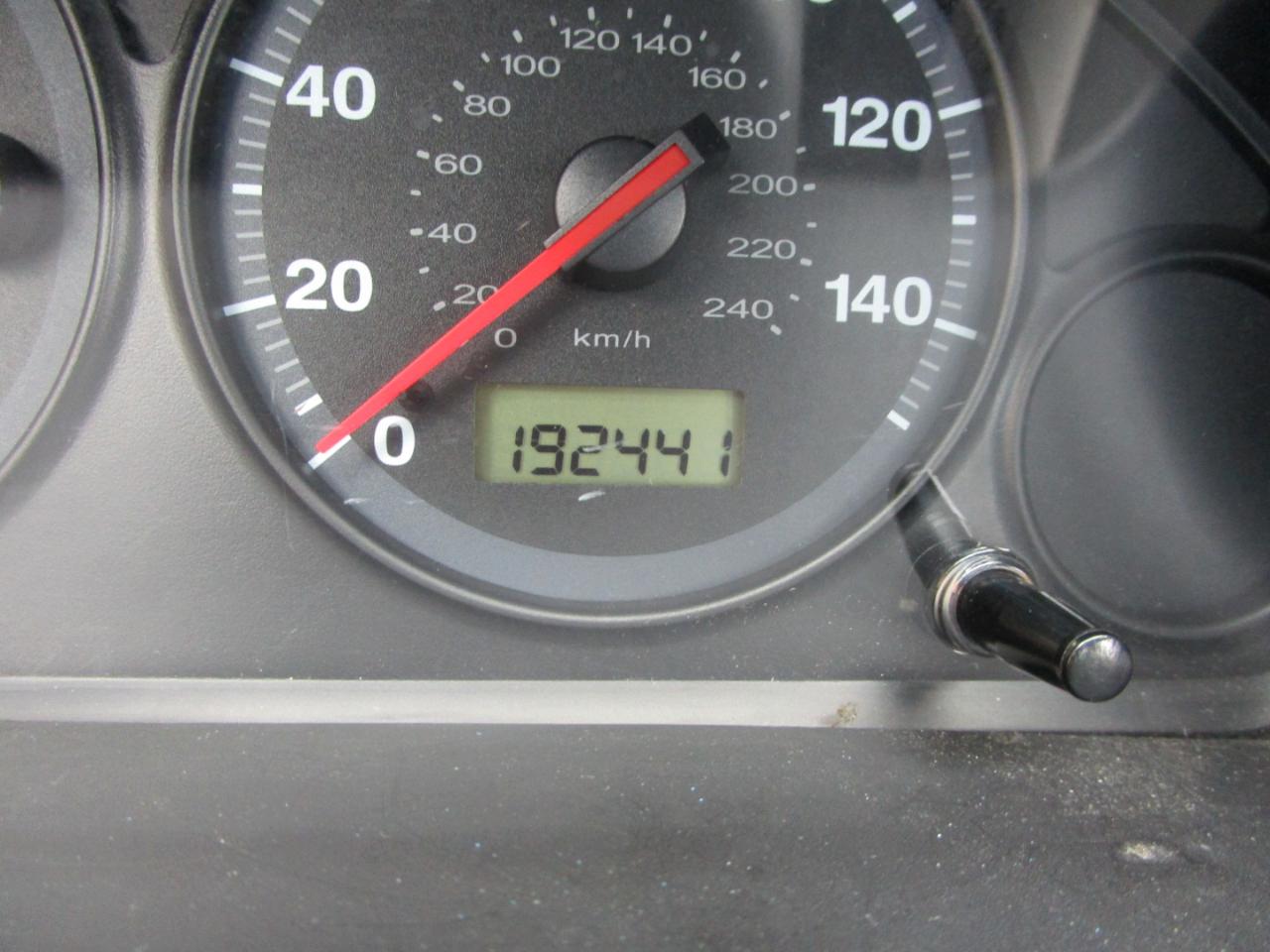 Honda Civic DX Sedan 4-spd AT 2003
