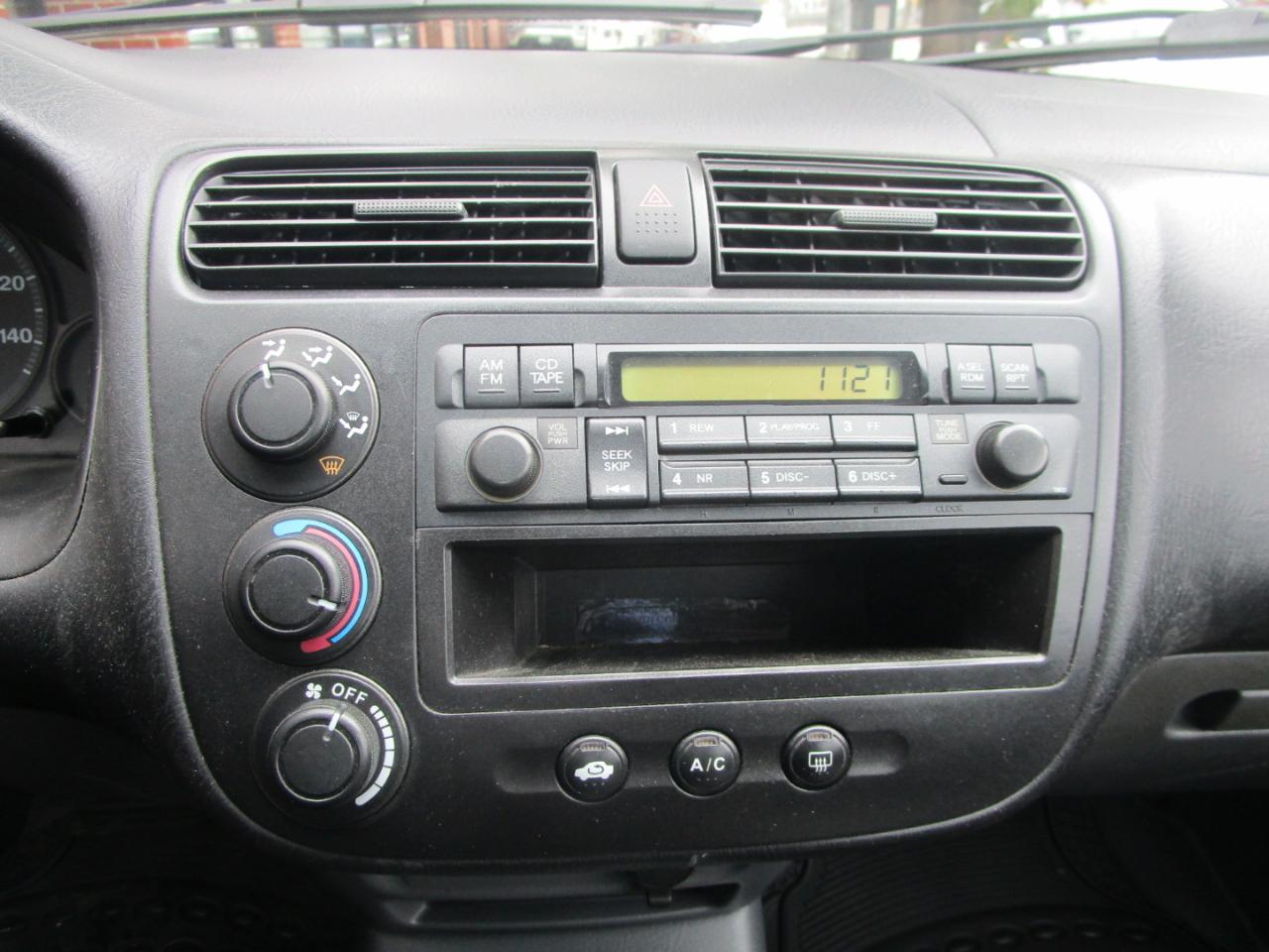 Honda Civic DX Sedan 4-spd AT 2003