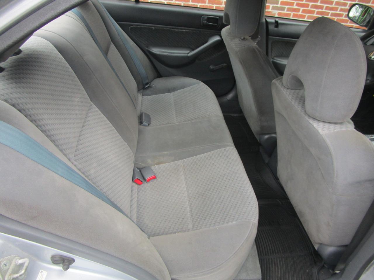 Honda Civic DX Sedan 4-spd AT 2003