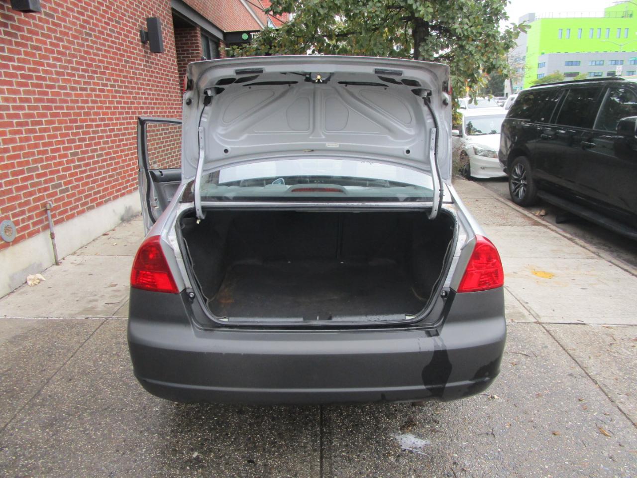 Honda Civic DX Sedan 4-spd AT 2003