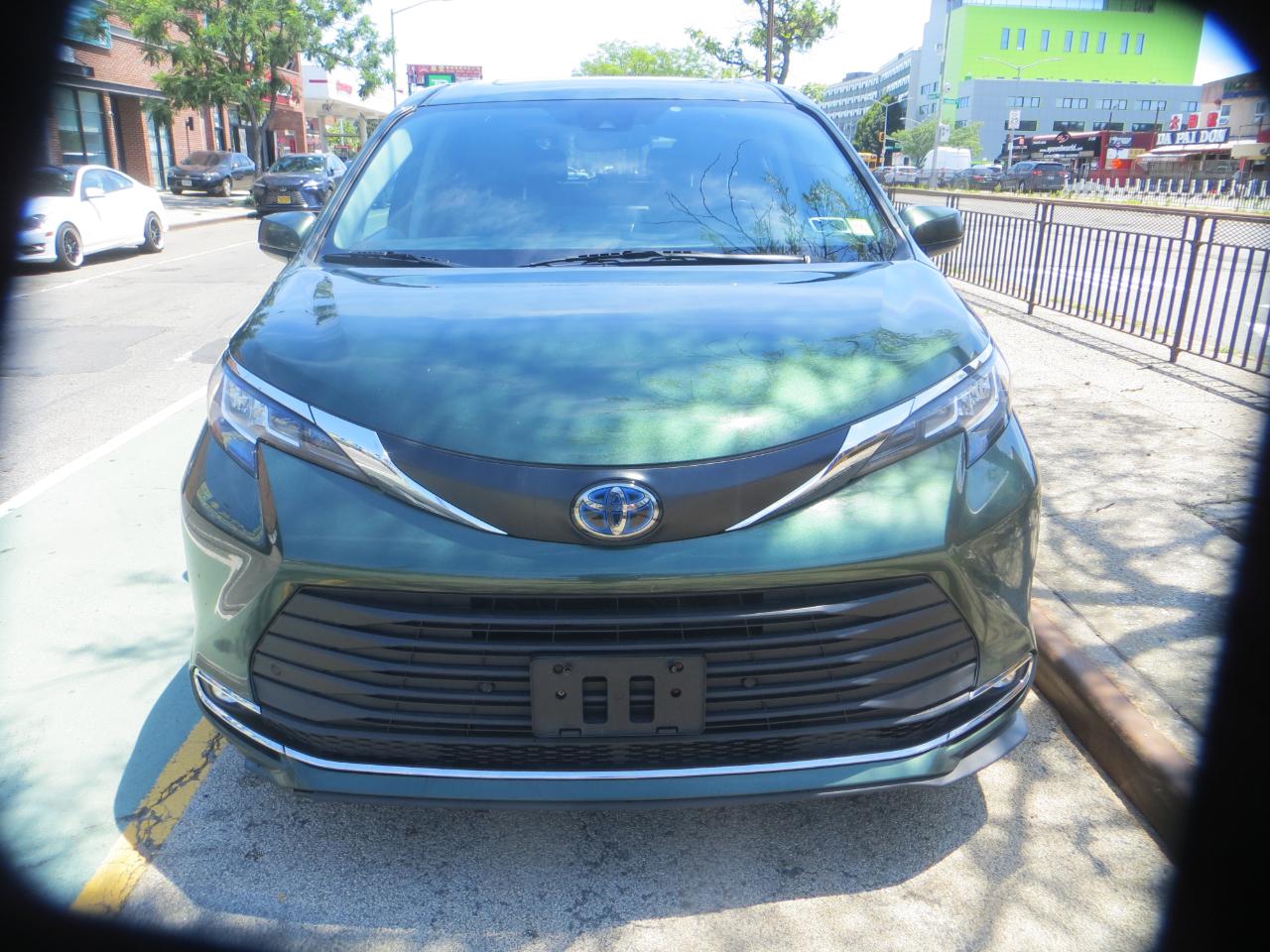 Toyota Sienna XLE 7-Passenger AWD 2022
