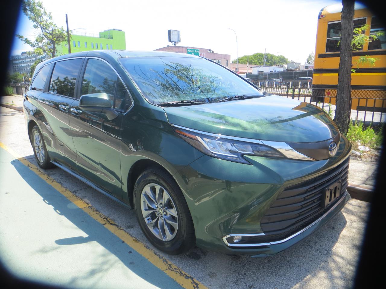 Toyota Sienna XLE 7-Passenger AWD 2022