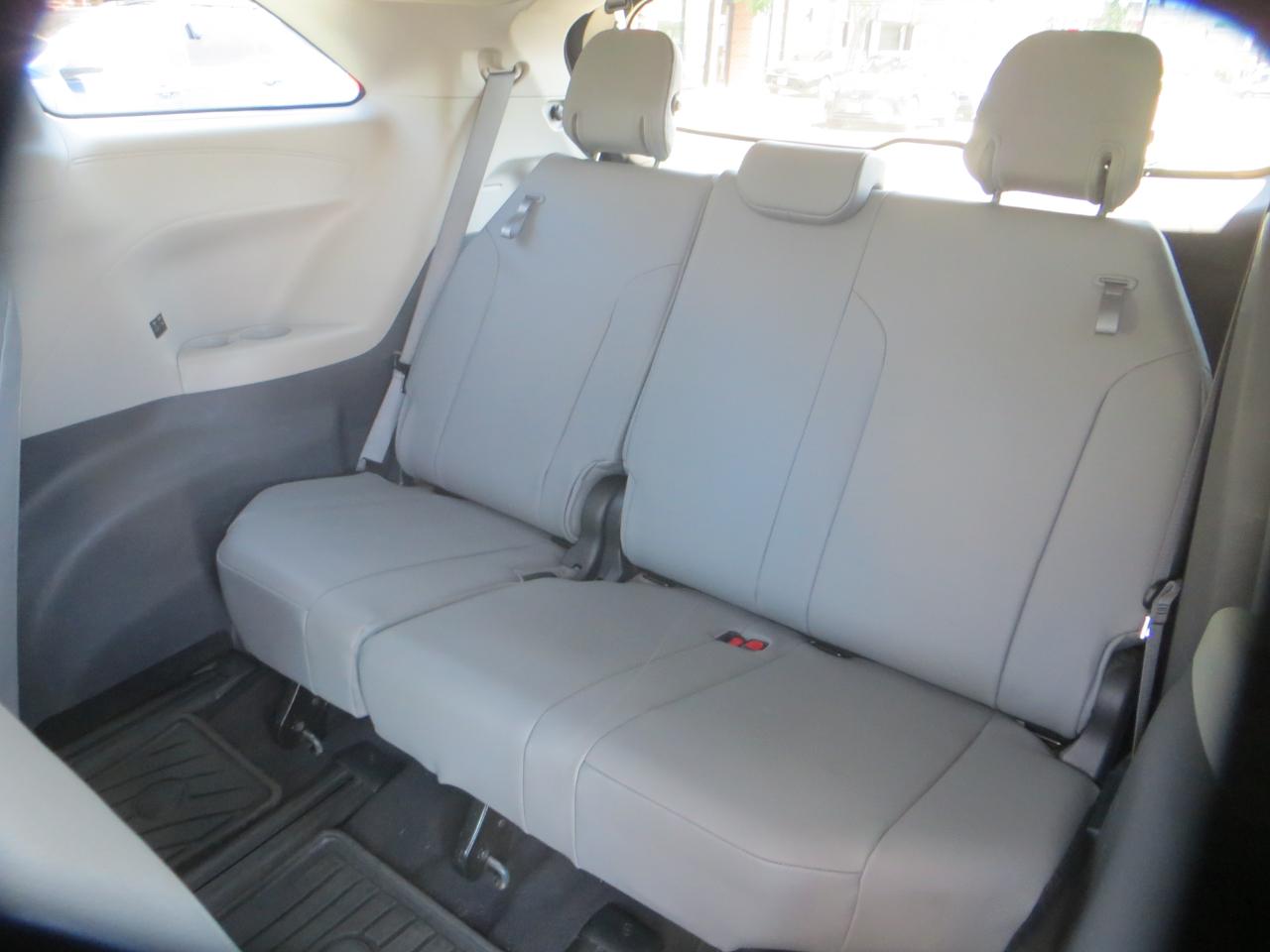 Toyota Sienna XLE 7-Passenger AWD 2022