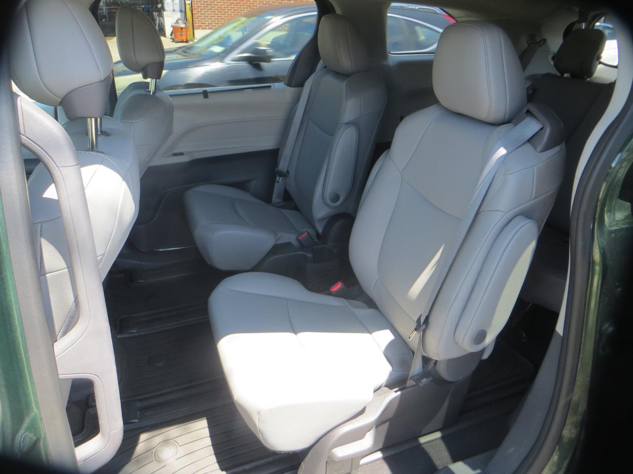 Toyota Sienna XLE 7-Passenger AWD 2022