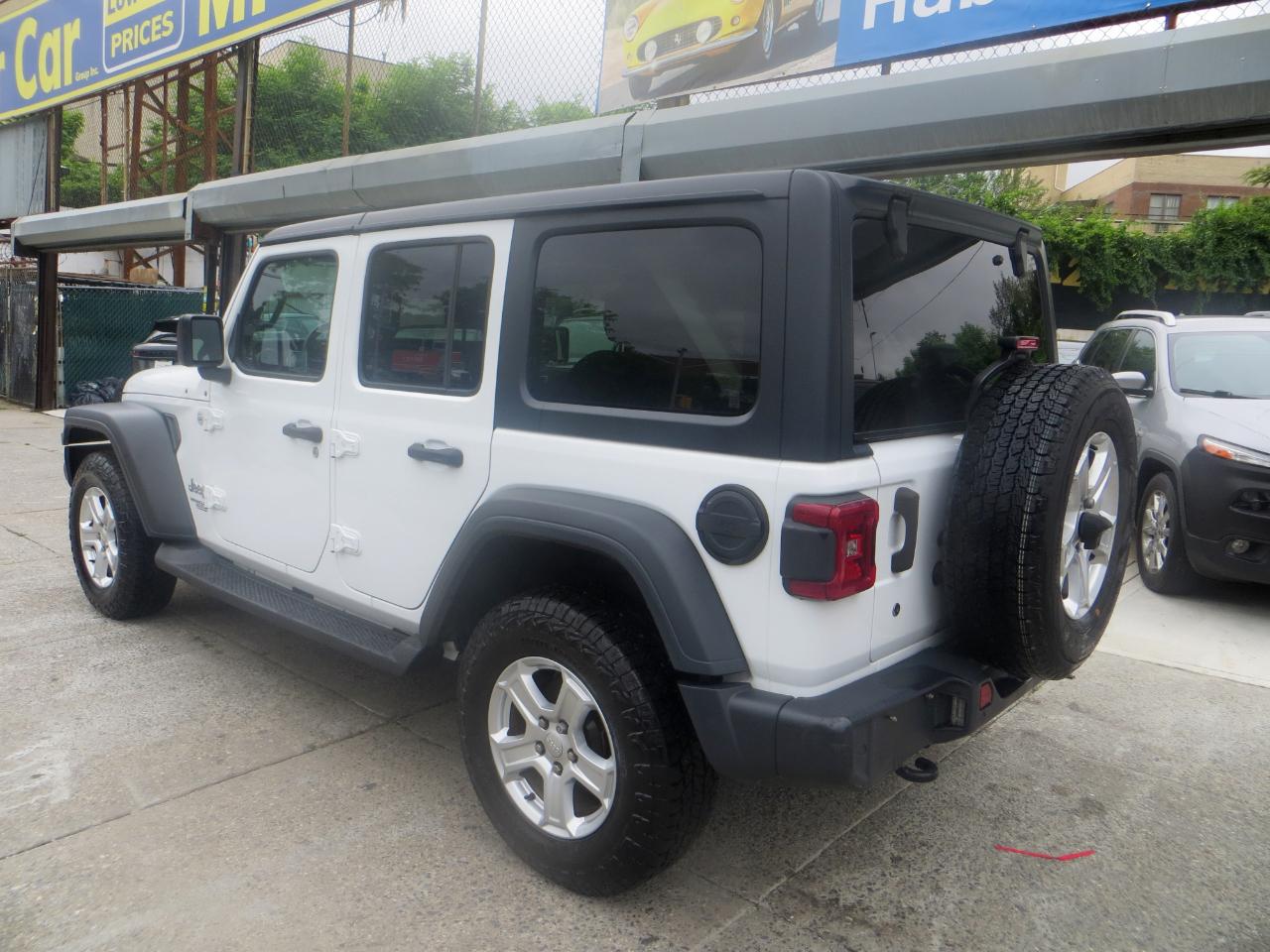 Jeep Wrangler Unlimited Sport 2018