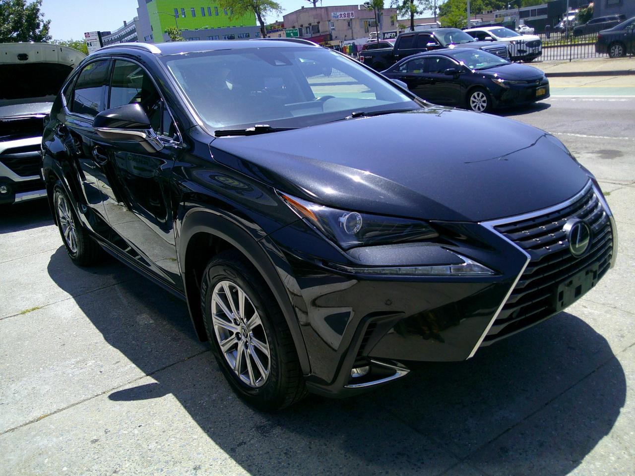 Lexus NX 300  2021