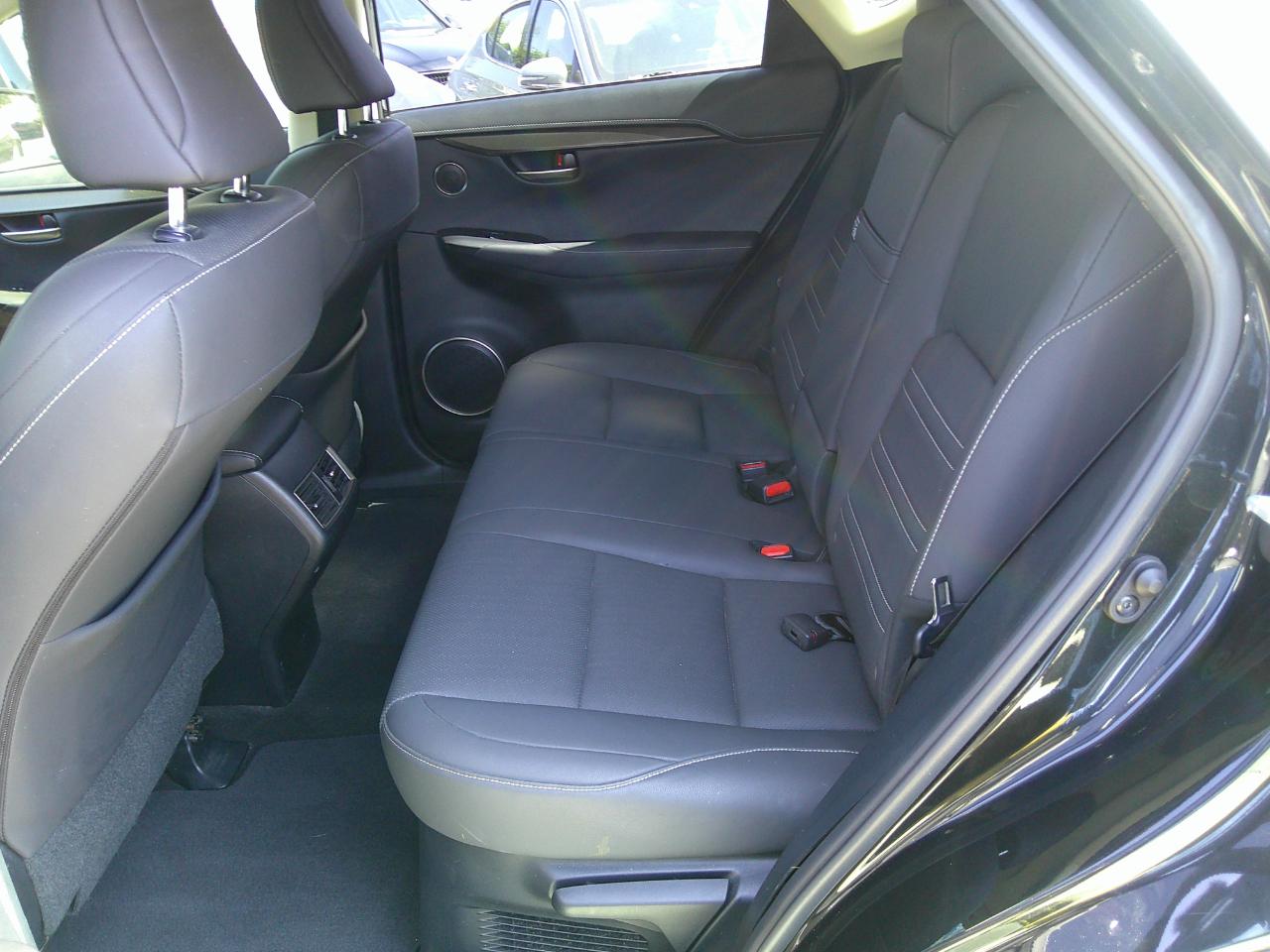 Lexus NX 300  2021