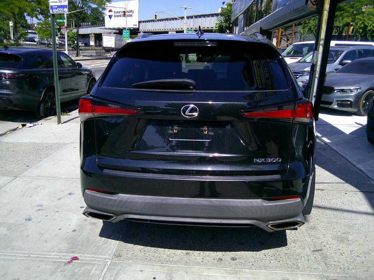 Lexus NX 300  2021