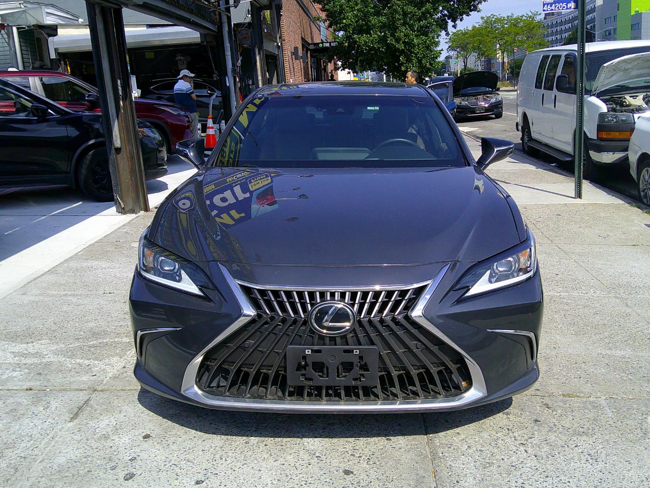 Lexus ES 250 Luxury 2023