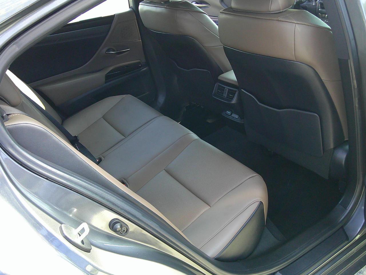 Lexus ES 250 Luxury 2023