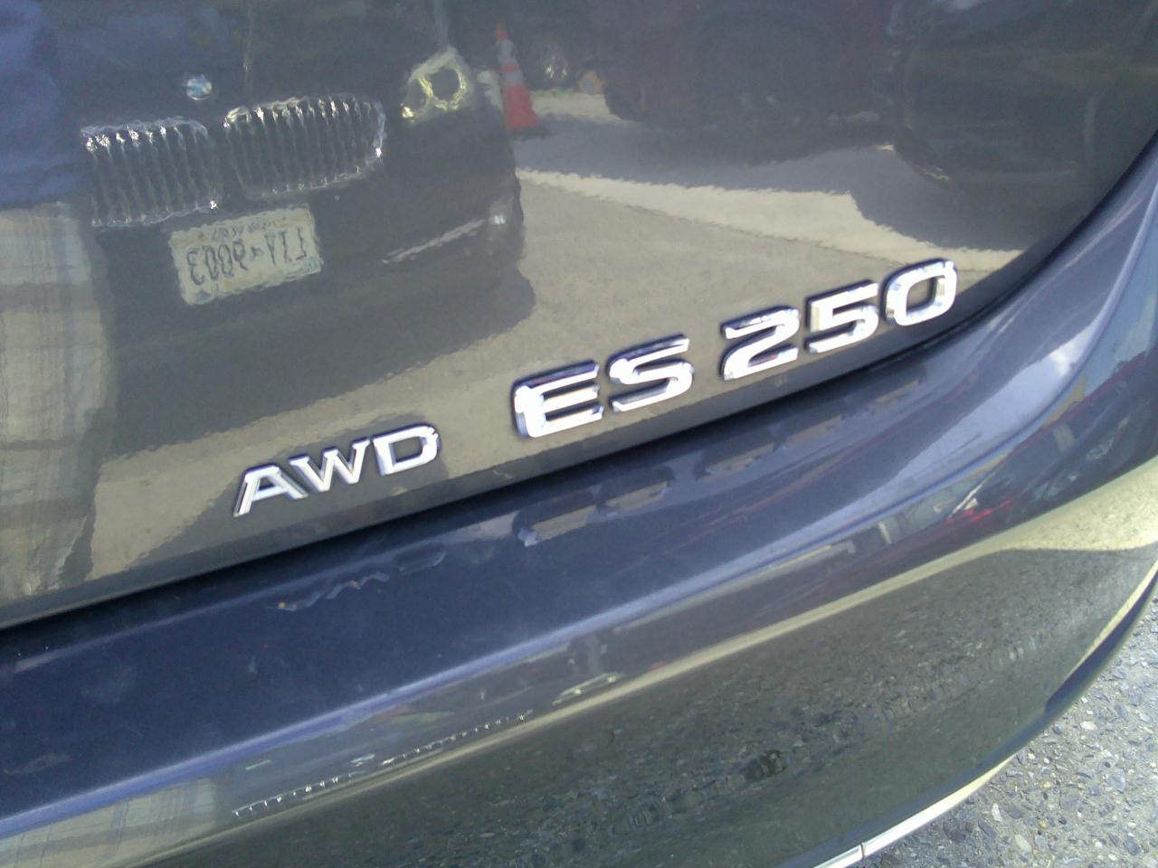 Lexus ES 250 Luxury 2023