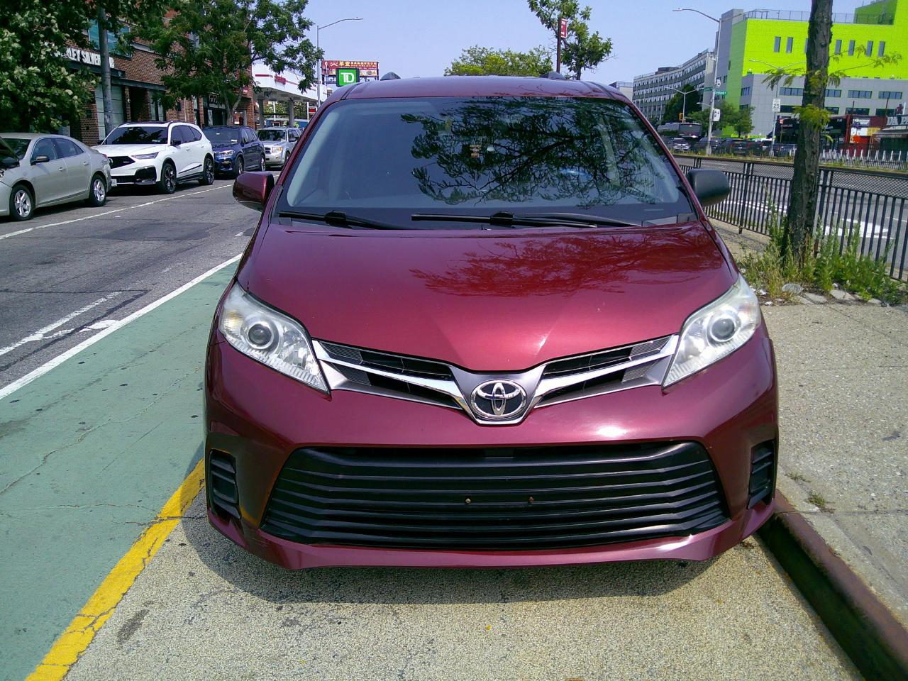 Toyota Sienna LE 8-Passenger 2018