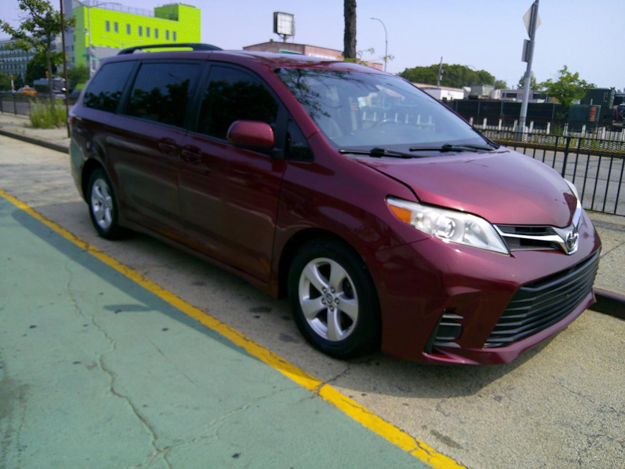 Toyota Sienna LE 8-Passenger 2018
