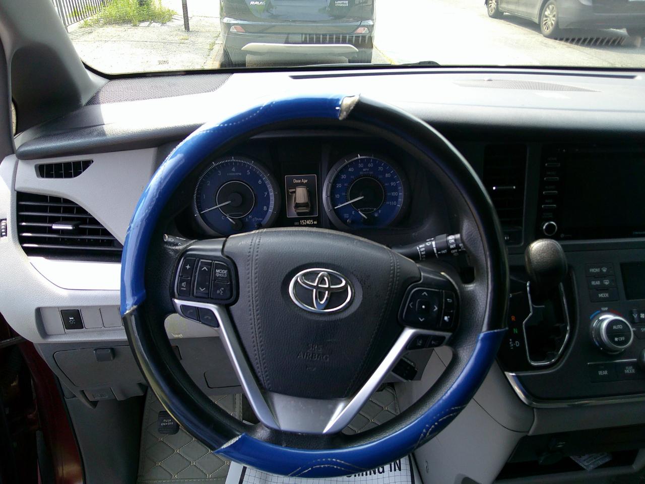 Toyota Sienna LE 8-Passenger 2018