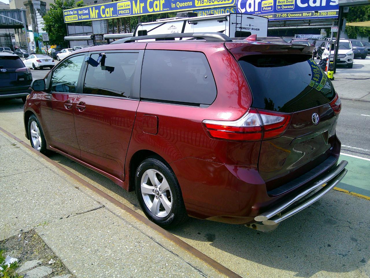 Toyota Sienna LE 8-Passenger 2018