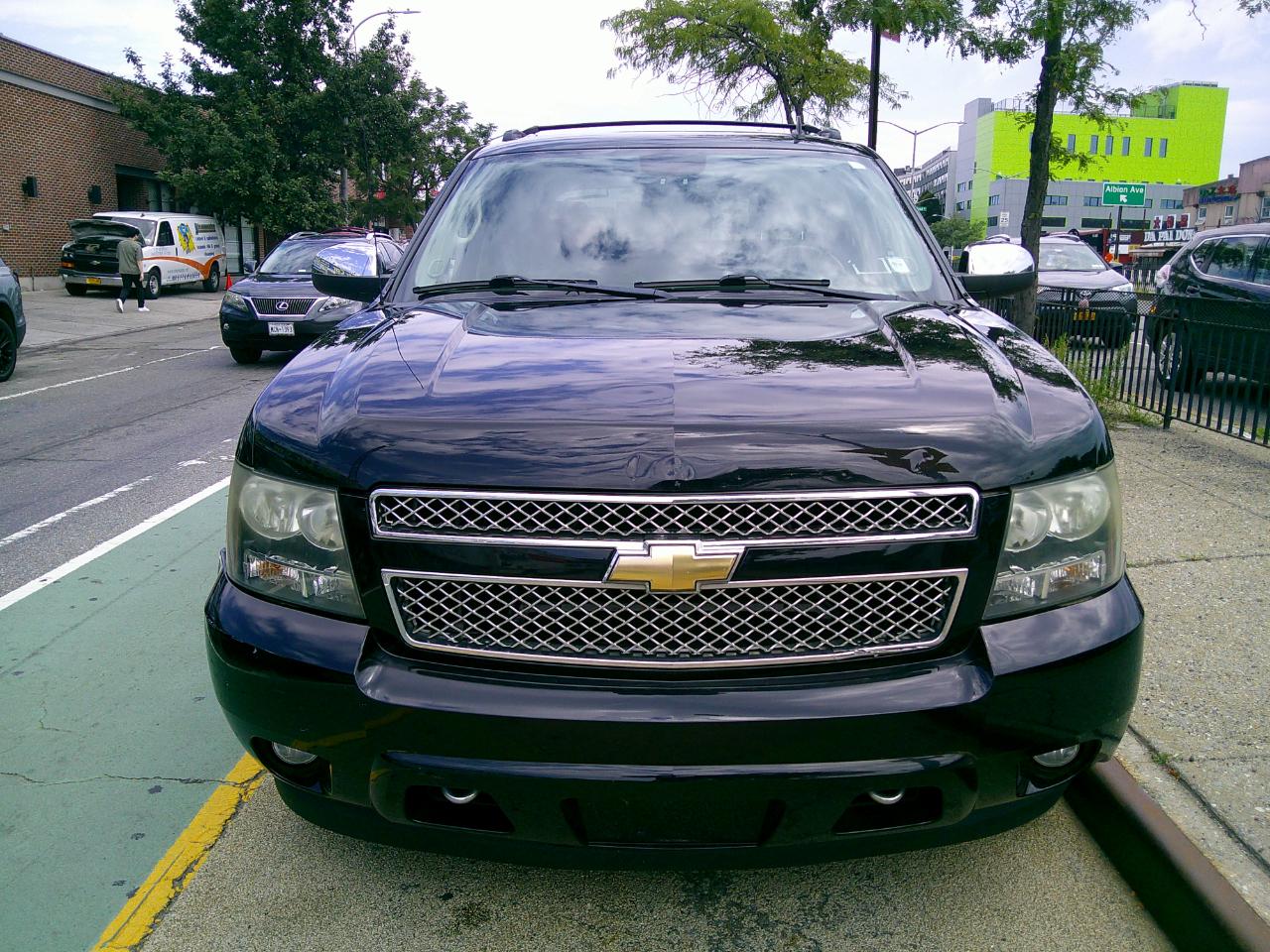 Chevrolet Avalanche LT 4WD 2011
