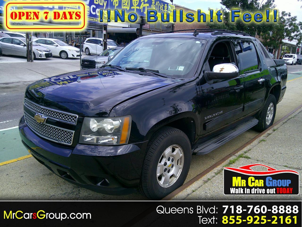 Chevrolet Avalanche LT 4WD 2011