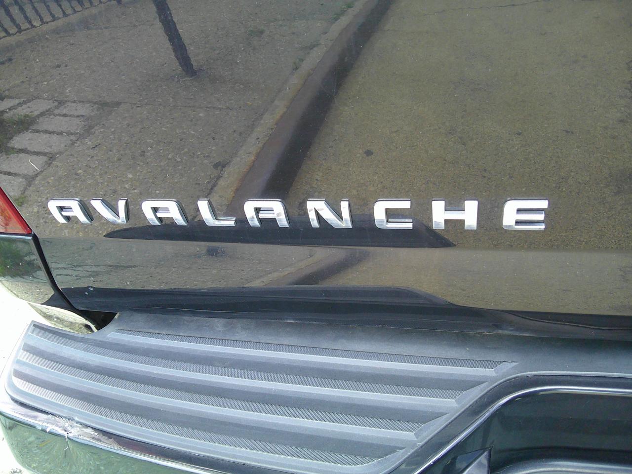 Chevrolet Avalanche LT 4WD 2011