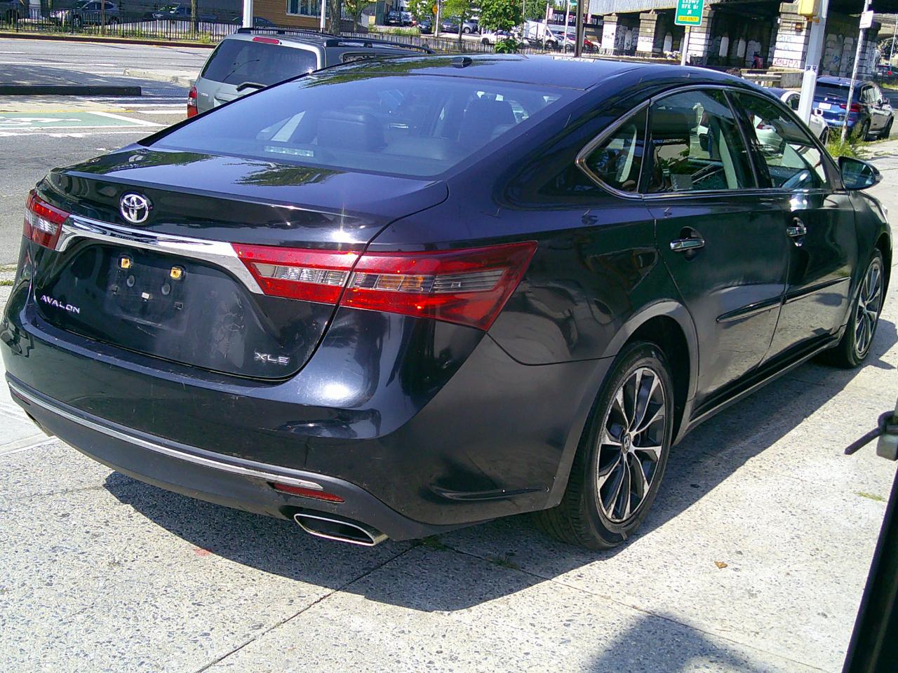 Toyota Avalon XLE 2016