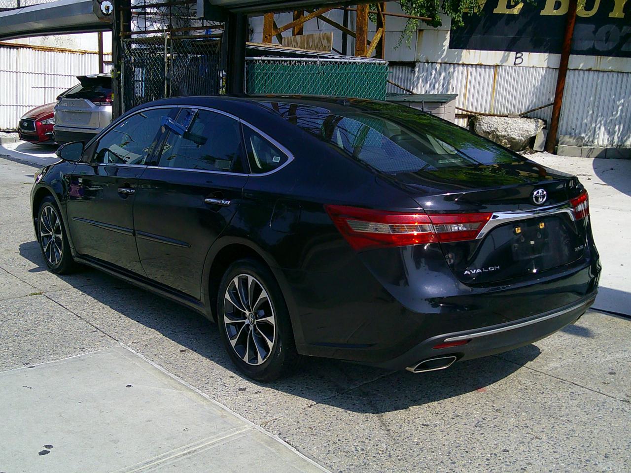 Toyota Avalon XLE 2016