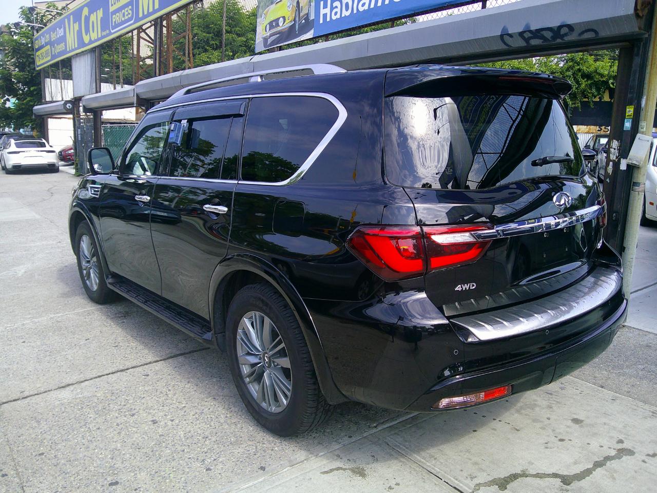 Infiniti QX80 LUXE 4WD 2022
