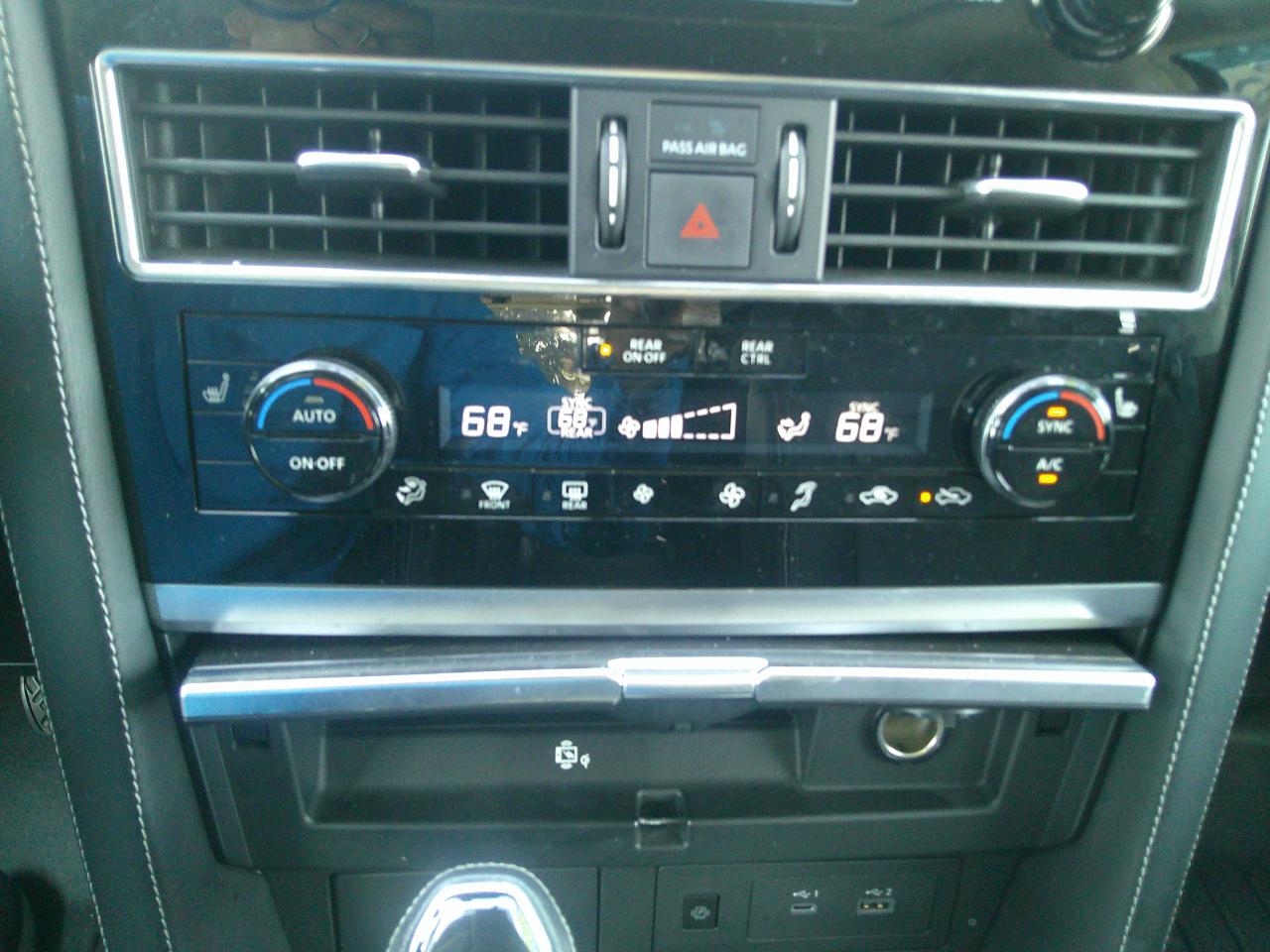 Infiniti QX80 LUXE 4WD 2022
