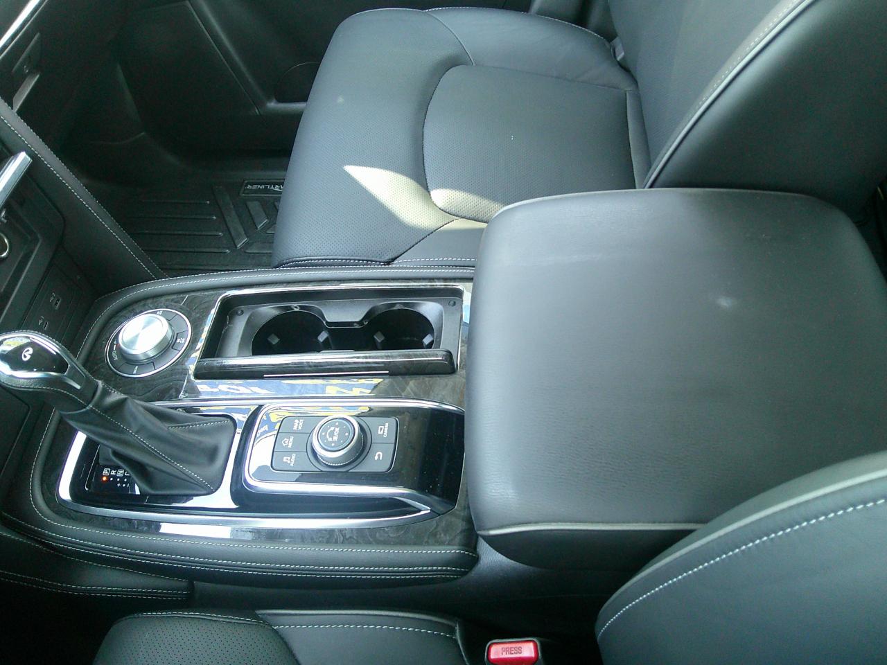 Infiniti QX80 LUXE 4WD 2022