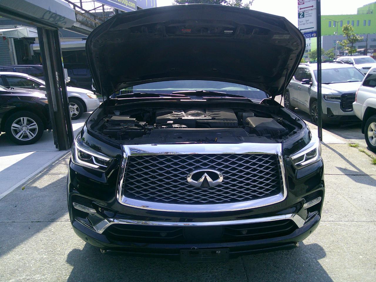 Infiniti QX80 LUXE 4WD 2022