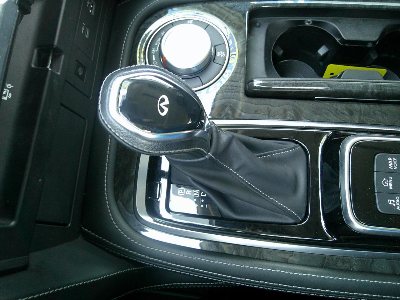 Infiniti QX80 LUXE 4WD 2022
