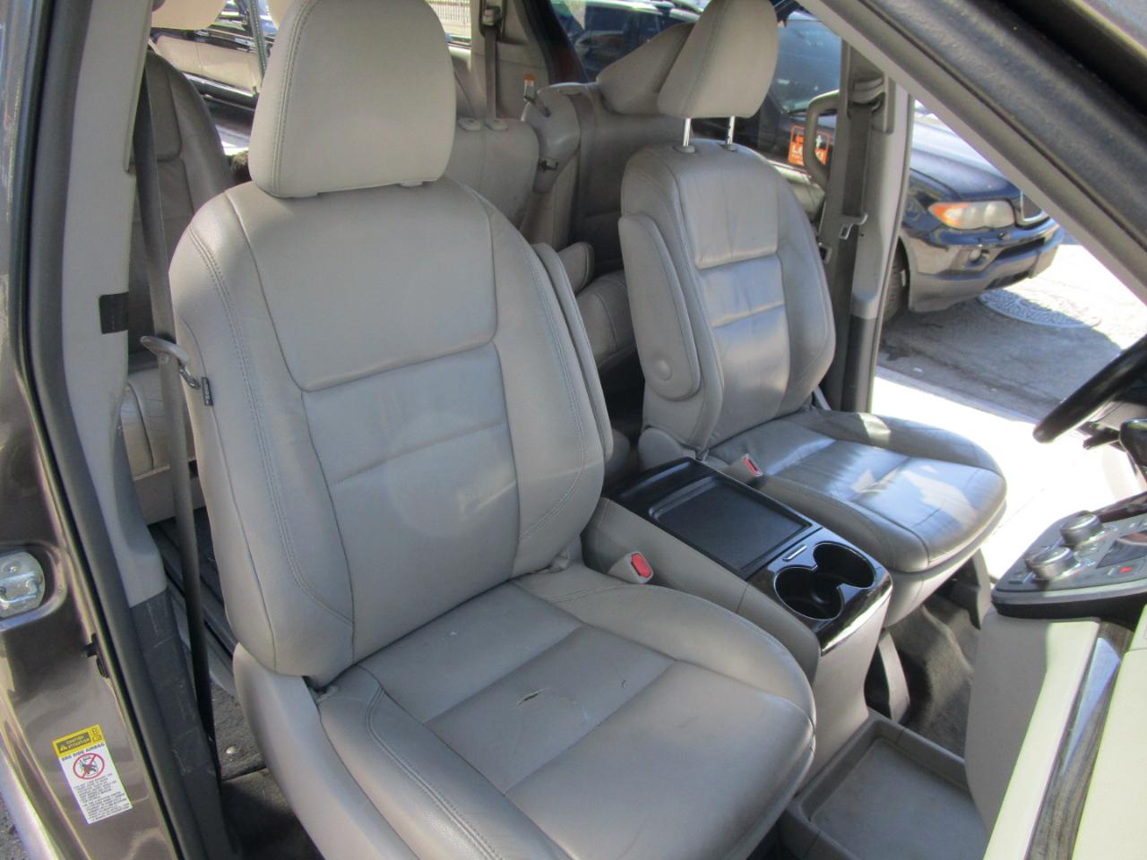 Toyota Sienna XLE FWD 8-Passenger V6 2016