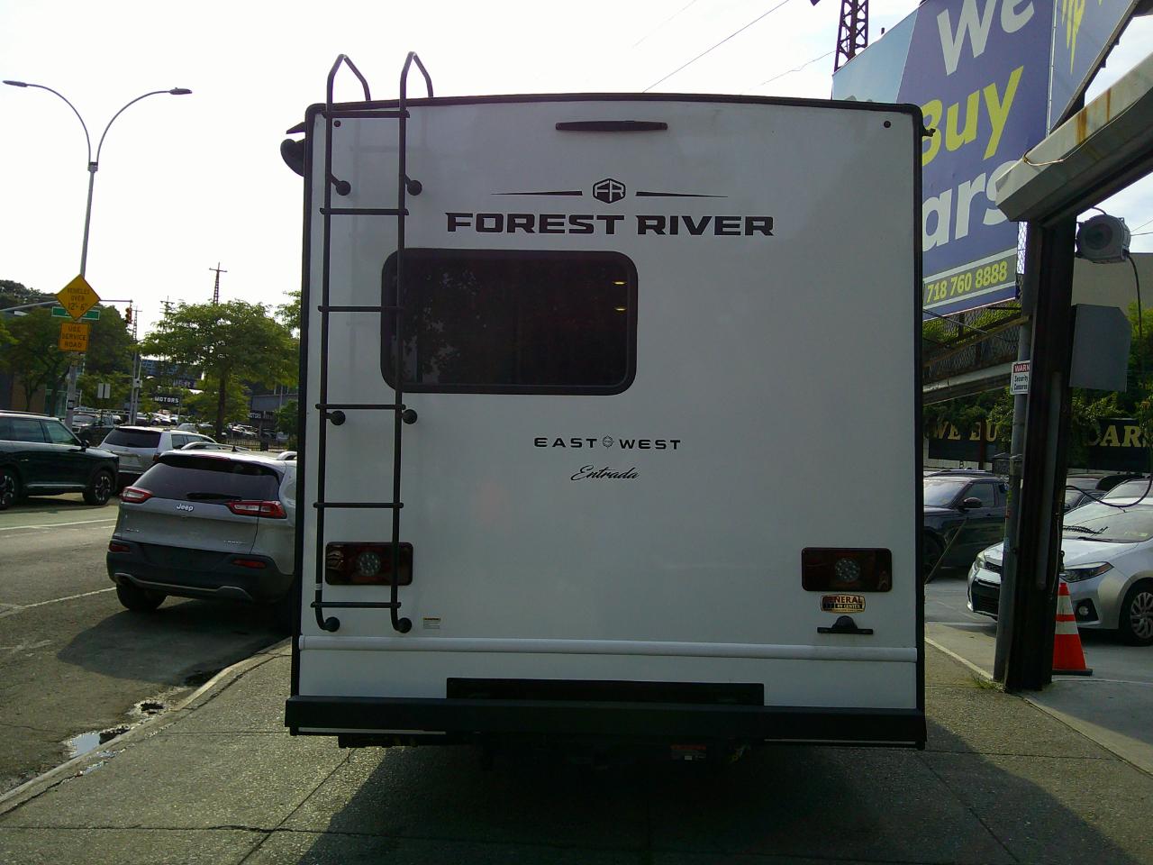 Ford Econoline E-350 Super Duty 2026