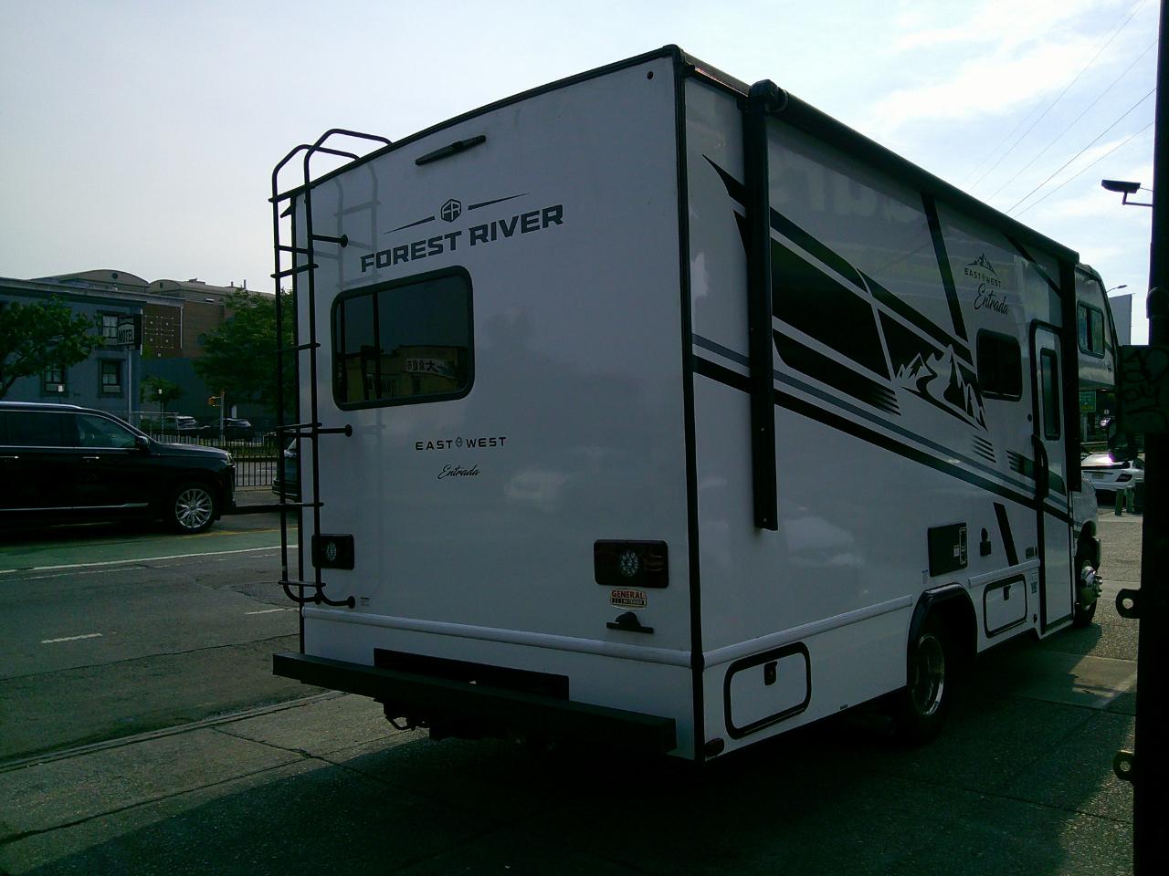 Ford Econoline E-350 Super Duty 2026