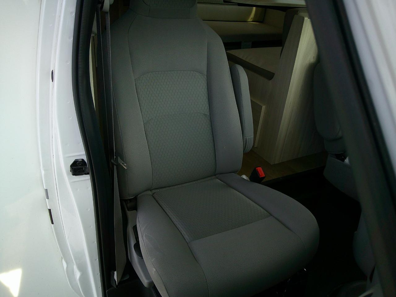 Ford Econoline E-350 Super Duty 2026