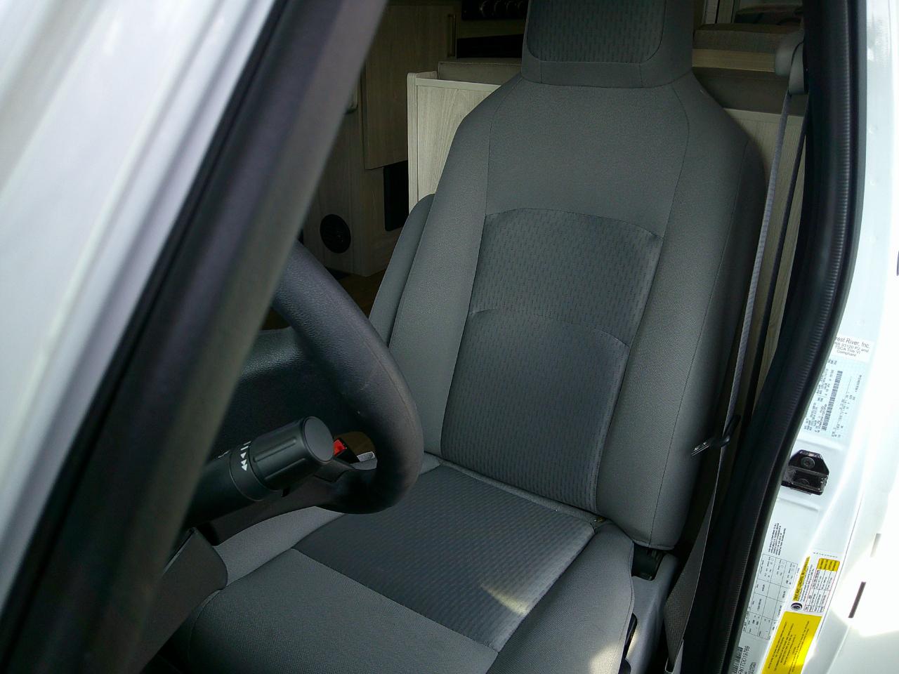 Ford Econoline E-350 Super Duty 2026