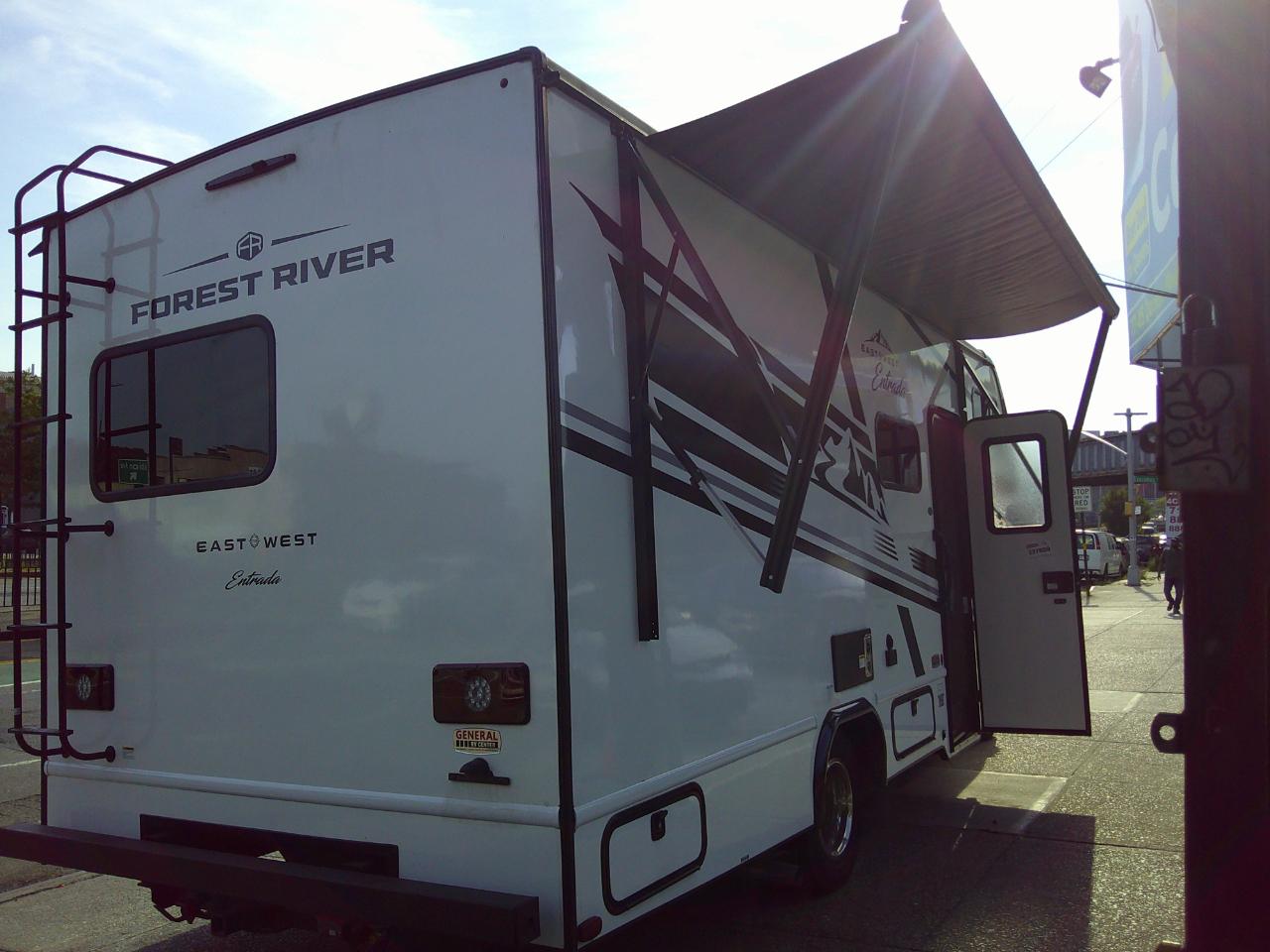 Ford Econoline E-350 Super Duty 2026