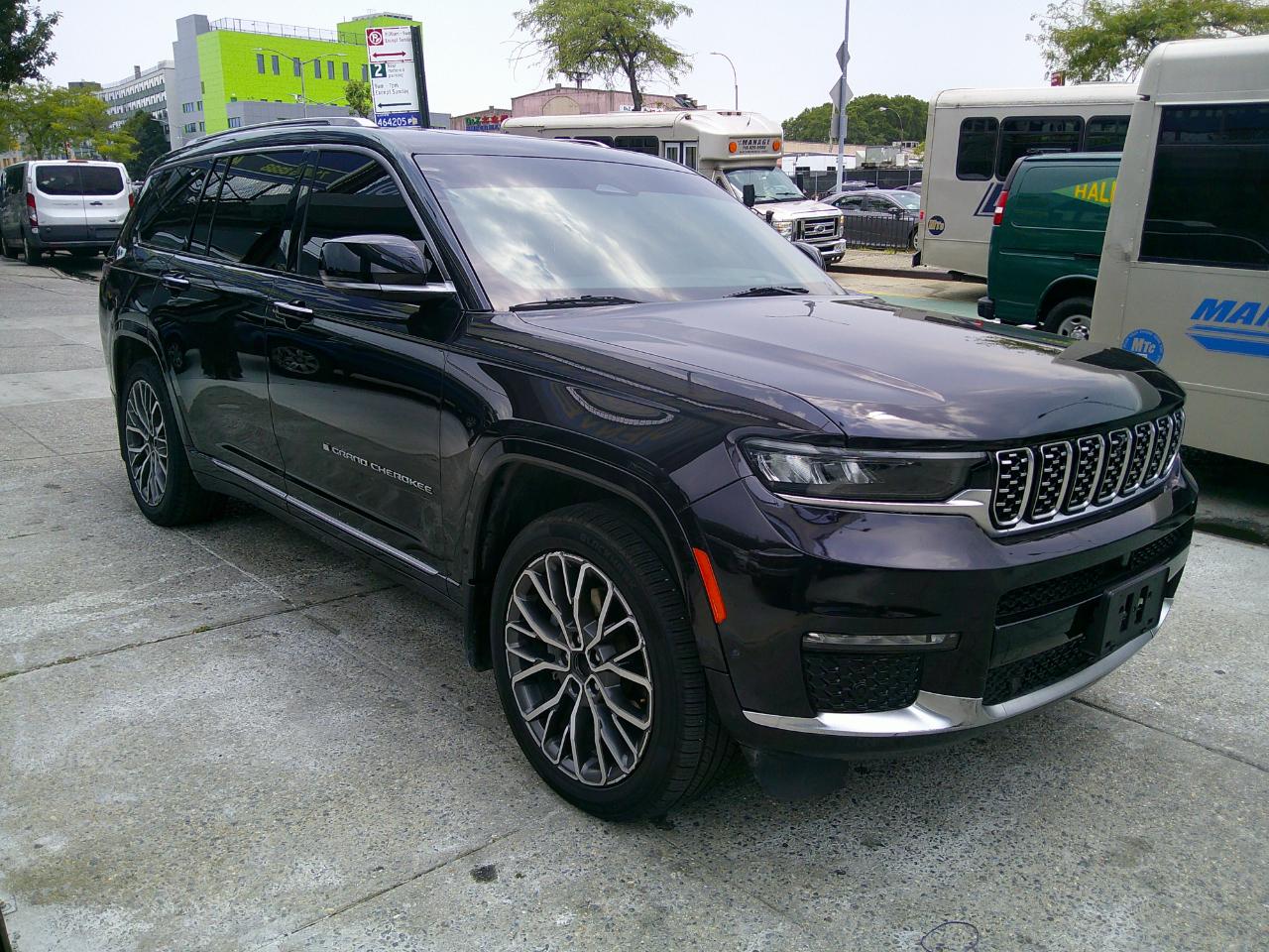 Jeep Grand Cherokee L Summit 4WD 2023