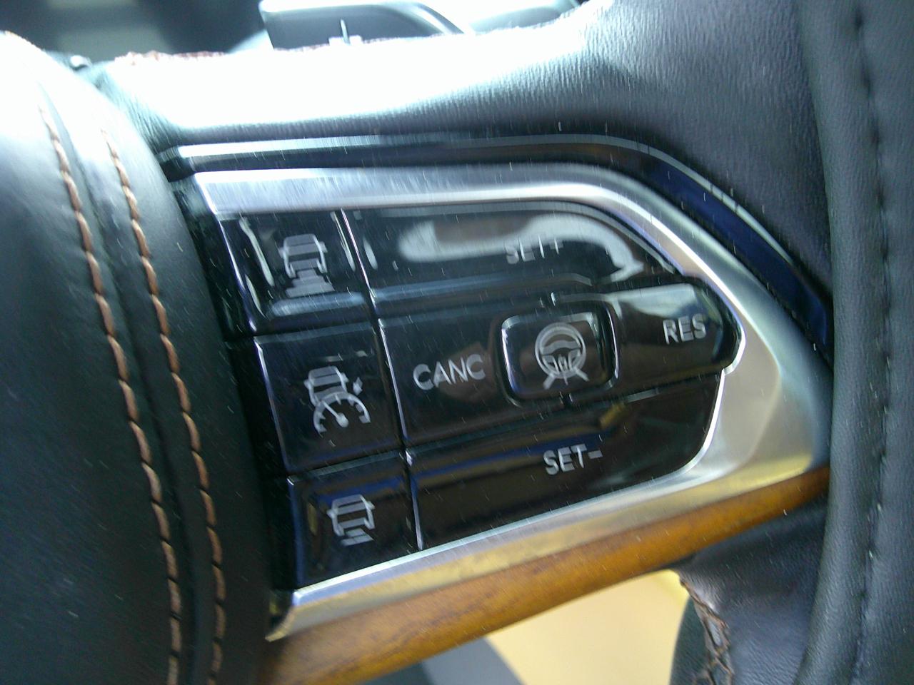 Jeep Grand Cherokee L Summit 4WD 2023