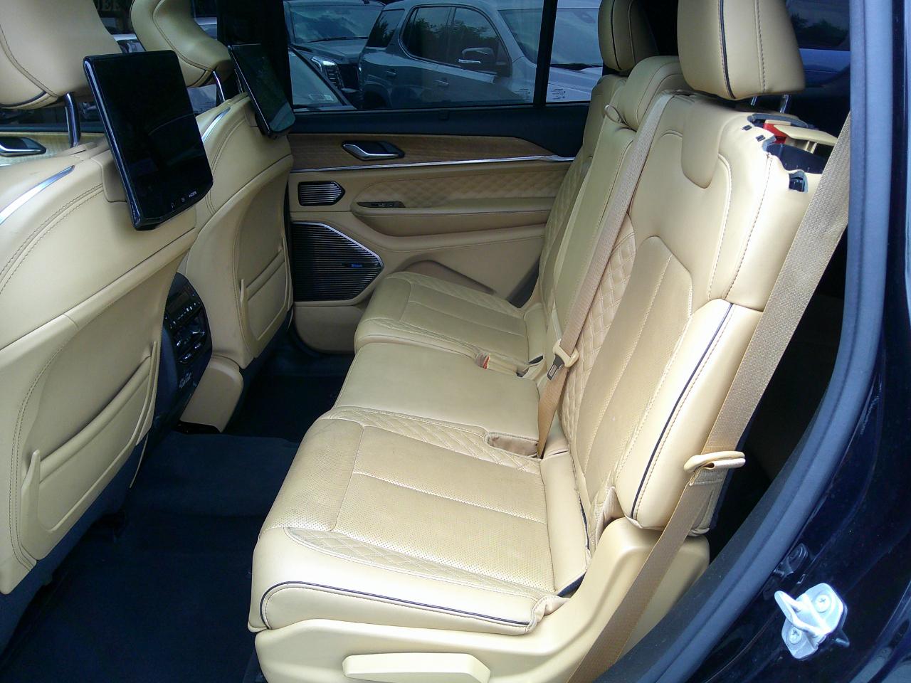 Jeep Grand Cherokee L Summit 4WD 2023
