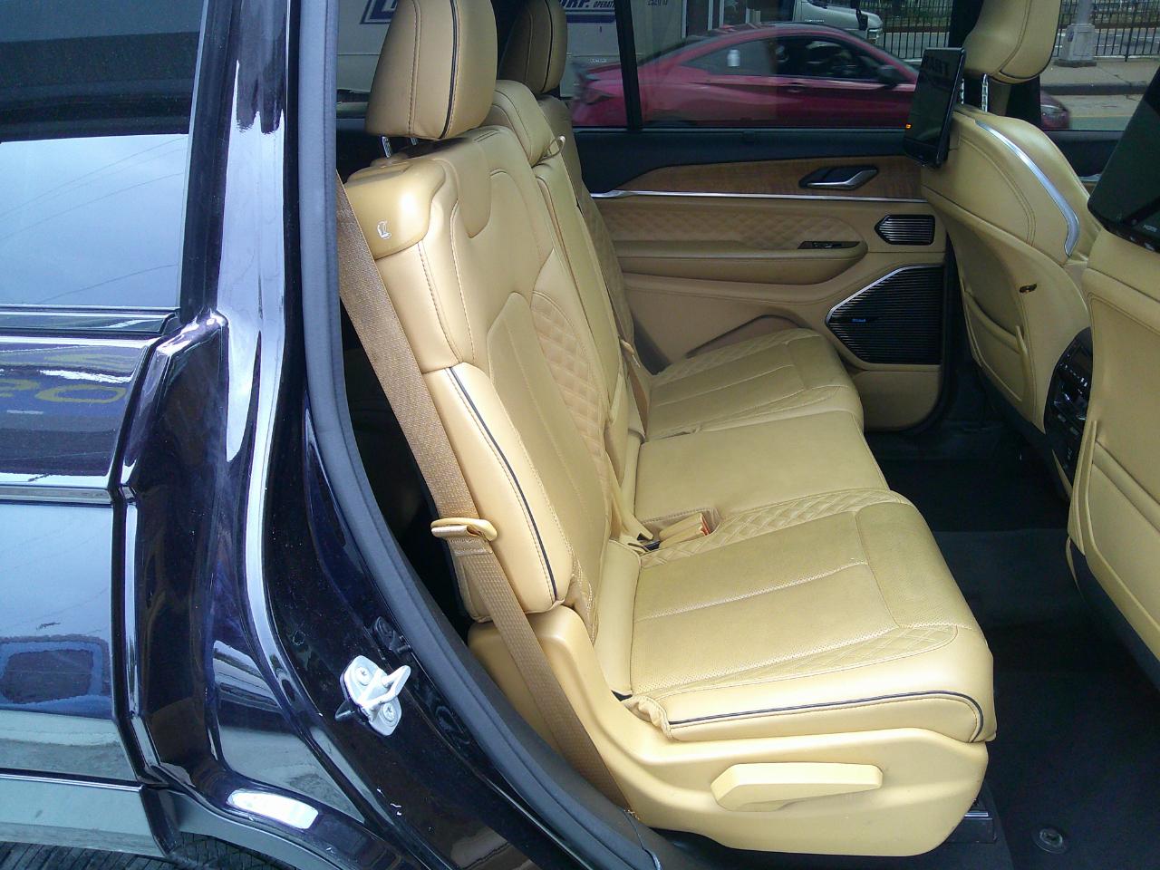 Jeep Grand Cherokee L Summit 4WD 2023