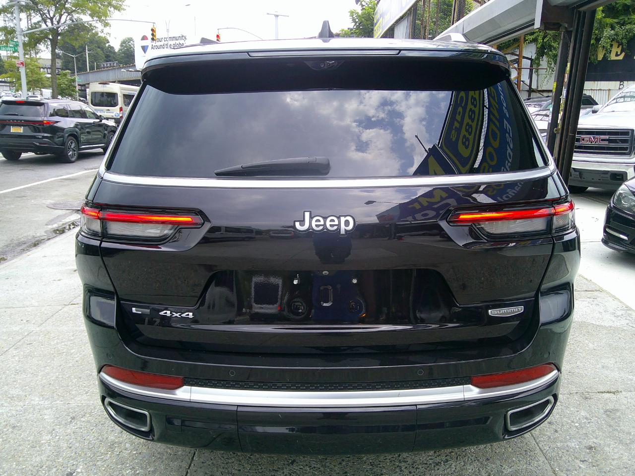 Jeep Grand Cherokee L Summit 4WD 2023