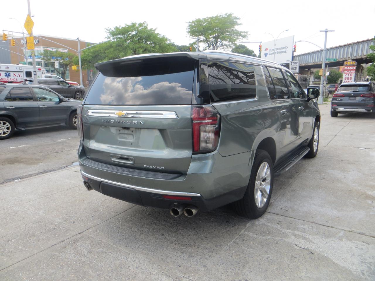 Chevrolet Suburban Premier 4WD 2023