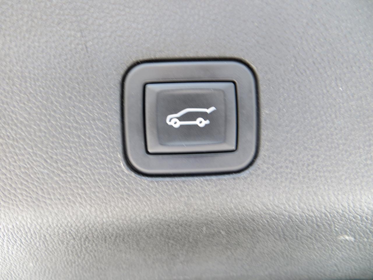 Chevrolet Suburban Premier 4WD 2023