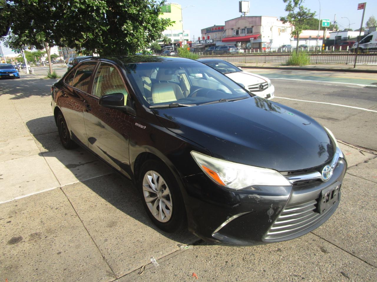 Toyota Camry Hybrid XLE 2015