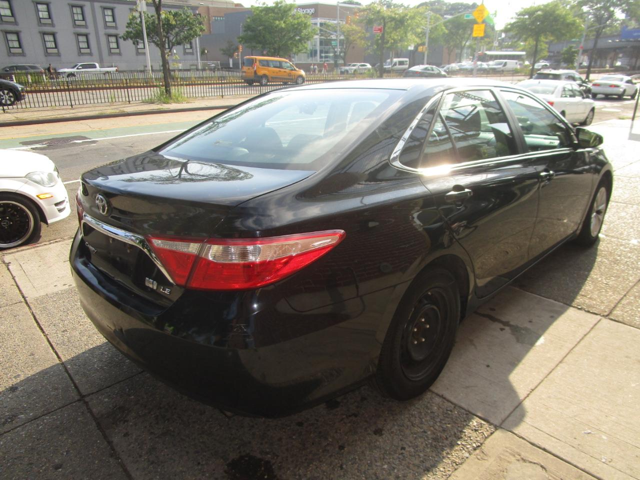 Toyota Camry Hybrid XLE 2015