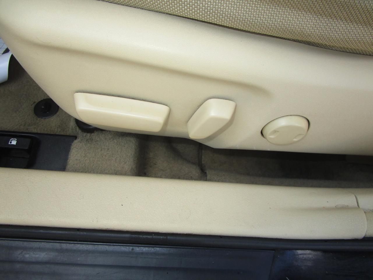 Toyota Camry Hybrid XLE 2015