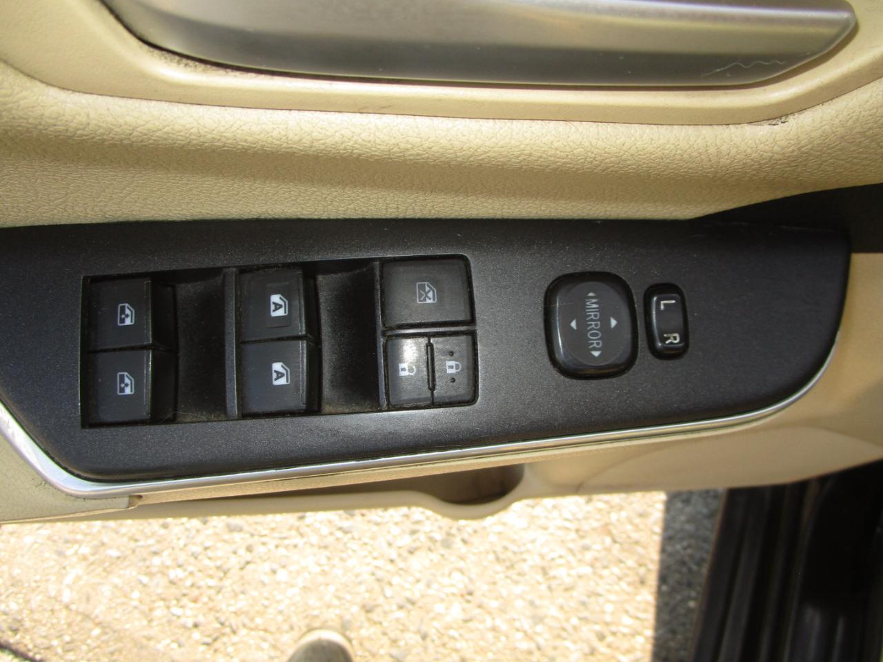 Toyota Camry Hybrid XLE 2015