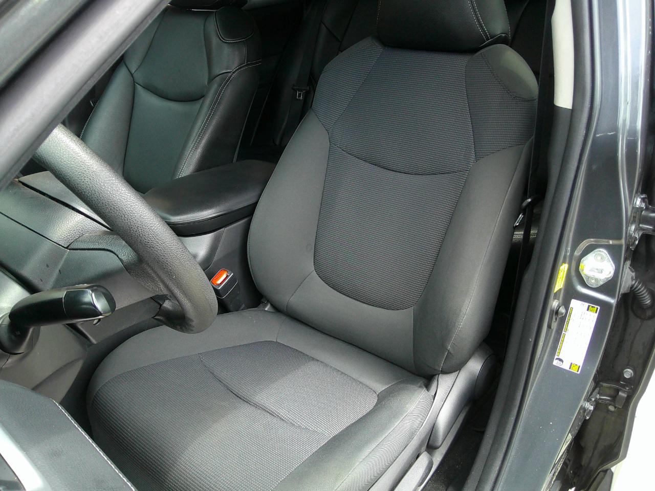 Toyota RAV4 LE 2022