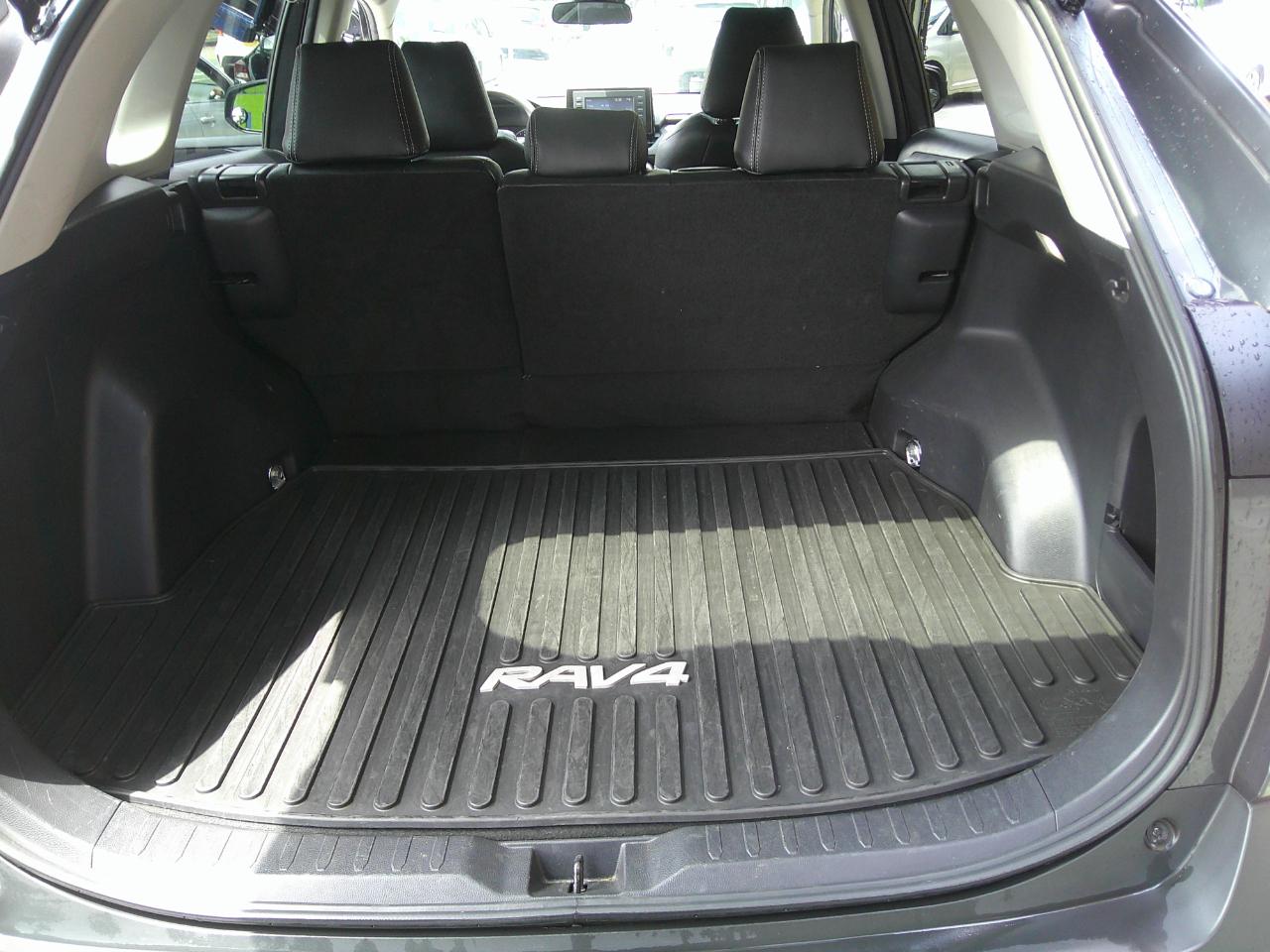 Toyota RAV4 LE 2022